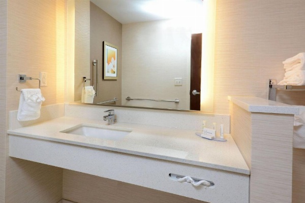 Fairfield Inn & Suites by Marriott Raleigh Capital Blvd./I-540 image 19