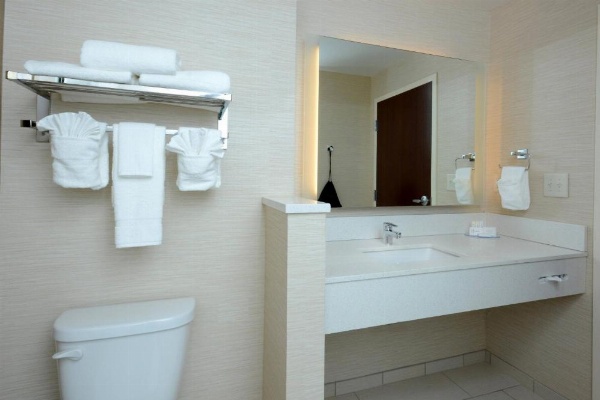Fairfield Inn & Suites by Marriott Raleigh Capital Blvd./I-540 image 26